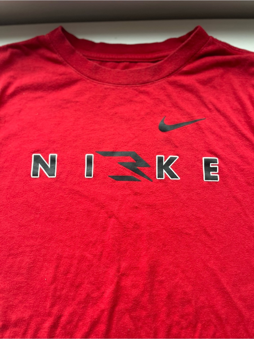 Nike Red Short Sleeve Crew with Black Logo Detail swoosh kids unisex large youth
